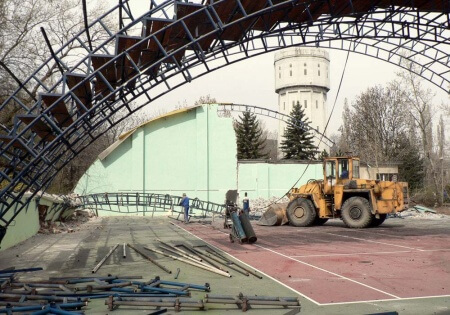 Odstránenie tenisovej haly - ISTROCHEM Bratislava - 2006
